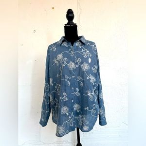 EUC Chico's Embroidered Blue and White Floral Collared Shirt